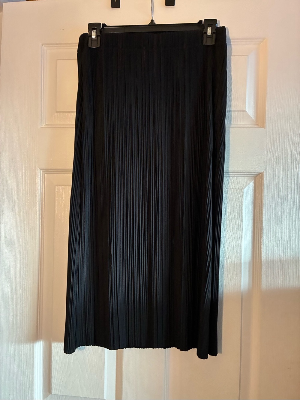 Sanctuary Black Pleated Midi Skirt XS Minimalist Pull-On Stretch